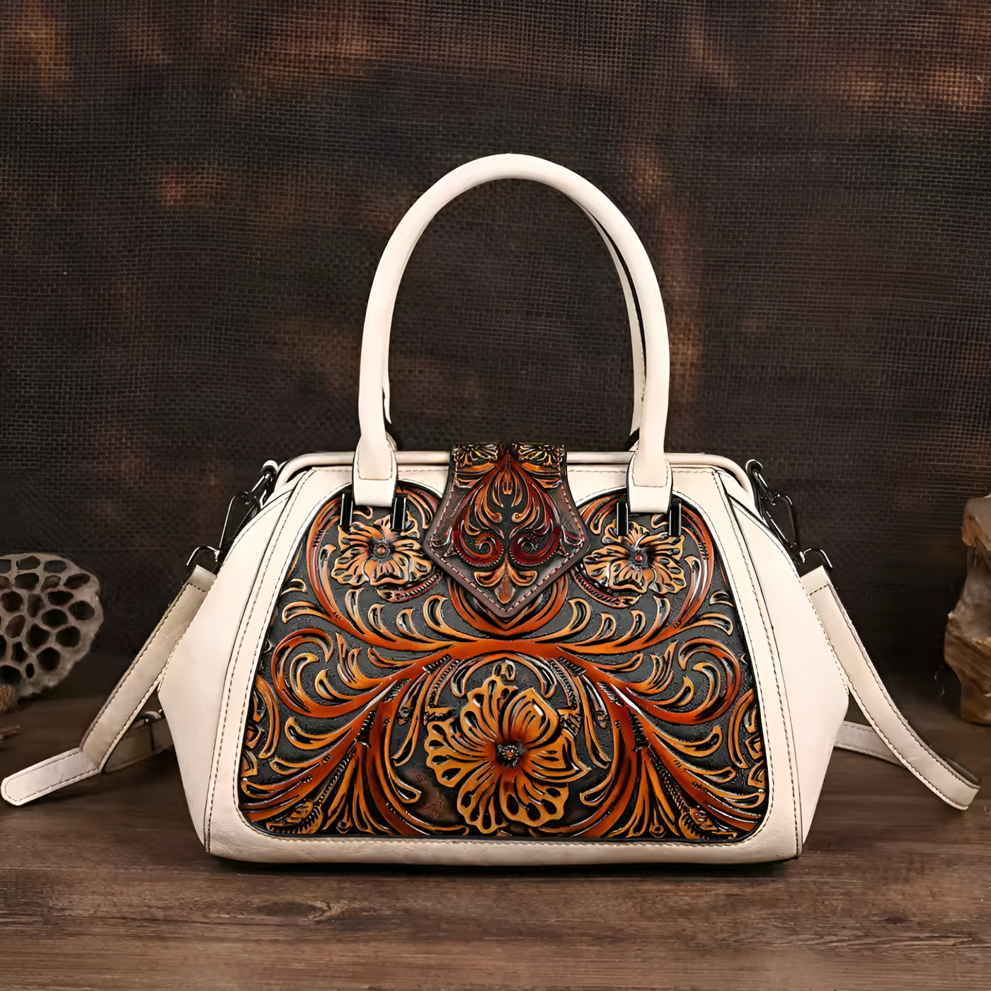 Yasmine™ – Sac à main en cuir avec gravure et motif floral